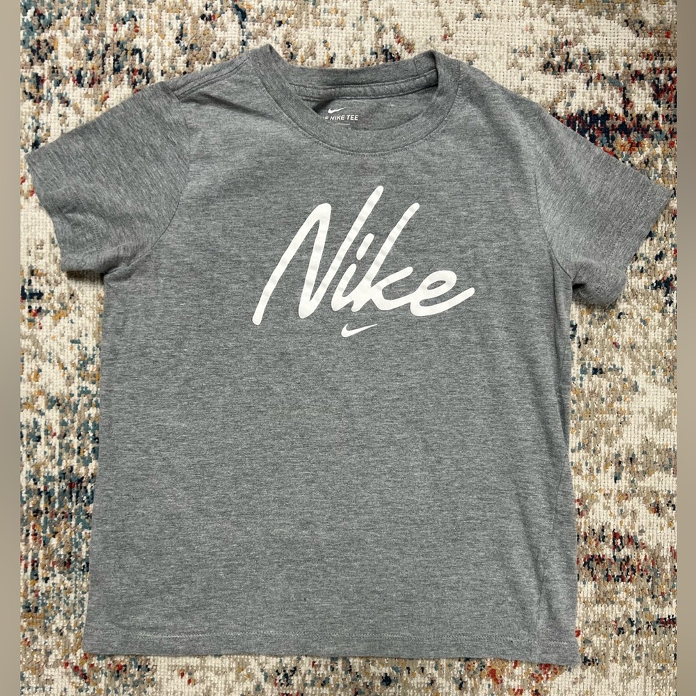 Girl Nike Tee - Picture 2 of 5